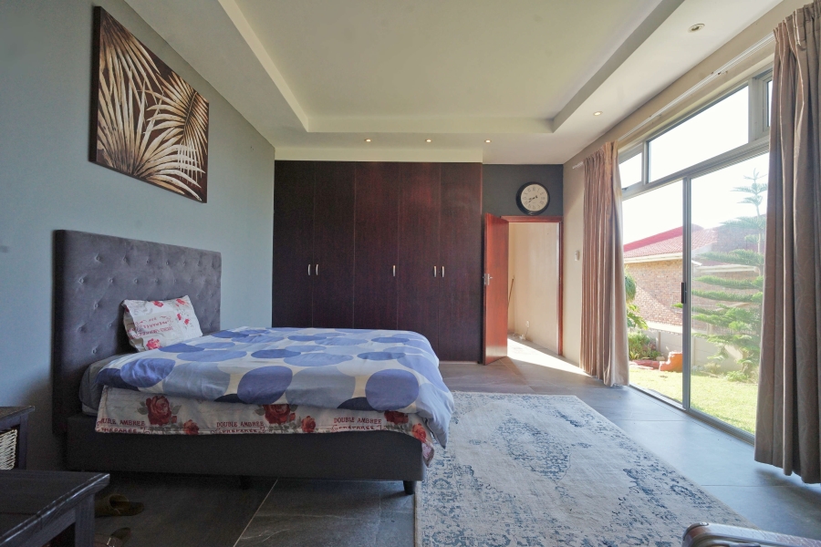 8 Bedroom Property for Sale in Winterstrand Eastern Cape